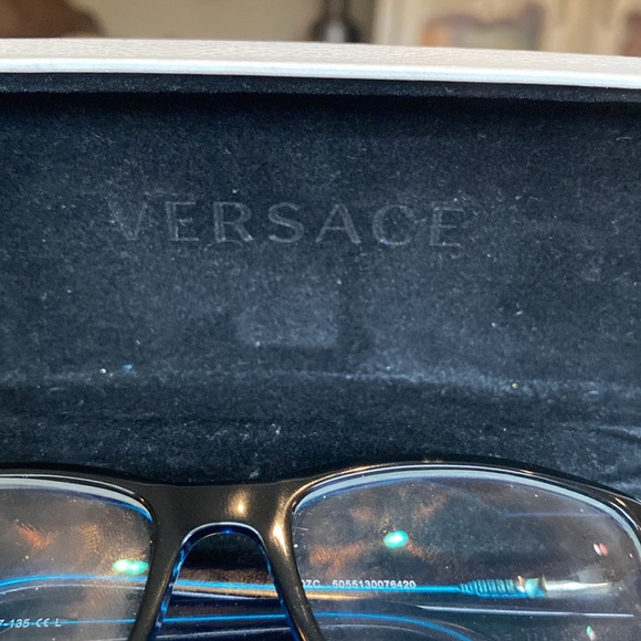 Old Versace Eyeglass Case with glasses - Picture 7 of 10